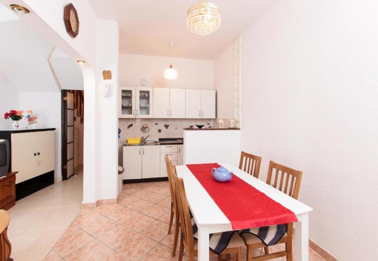 Apartment Knez 1 - 50 M From Beach โปดสตรานา ภายนอก รูปภาพ
