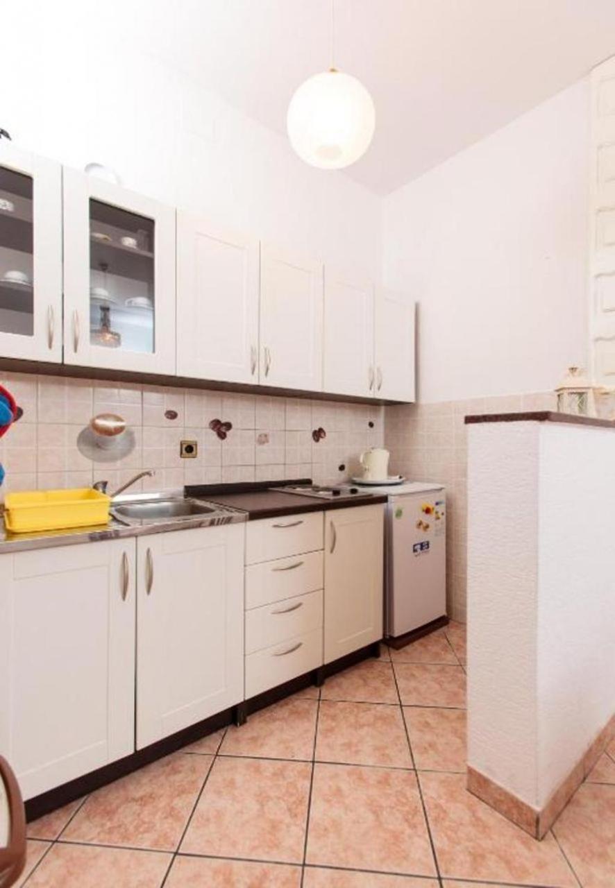 Apartment Knez 1 - 50 M From Beach โปดสตรานา ภายนอก รูปภาพ