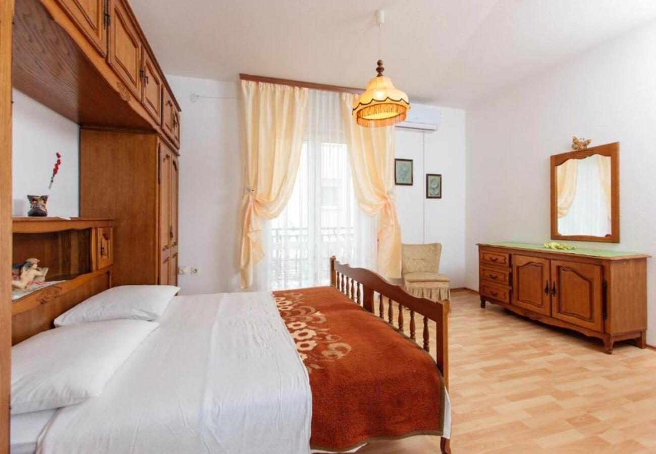 Apartment Knez 1 - 50 M From Beach โปดสตรานา ภายนอก รูปภาพ