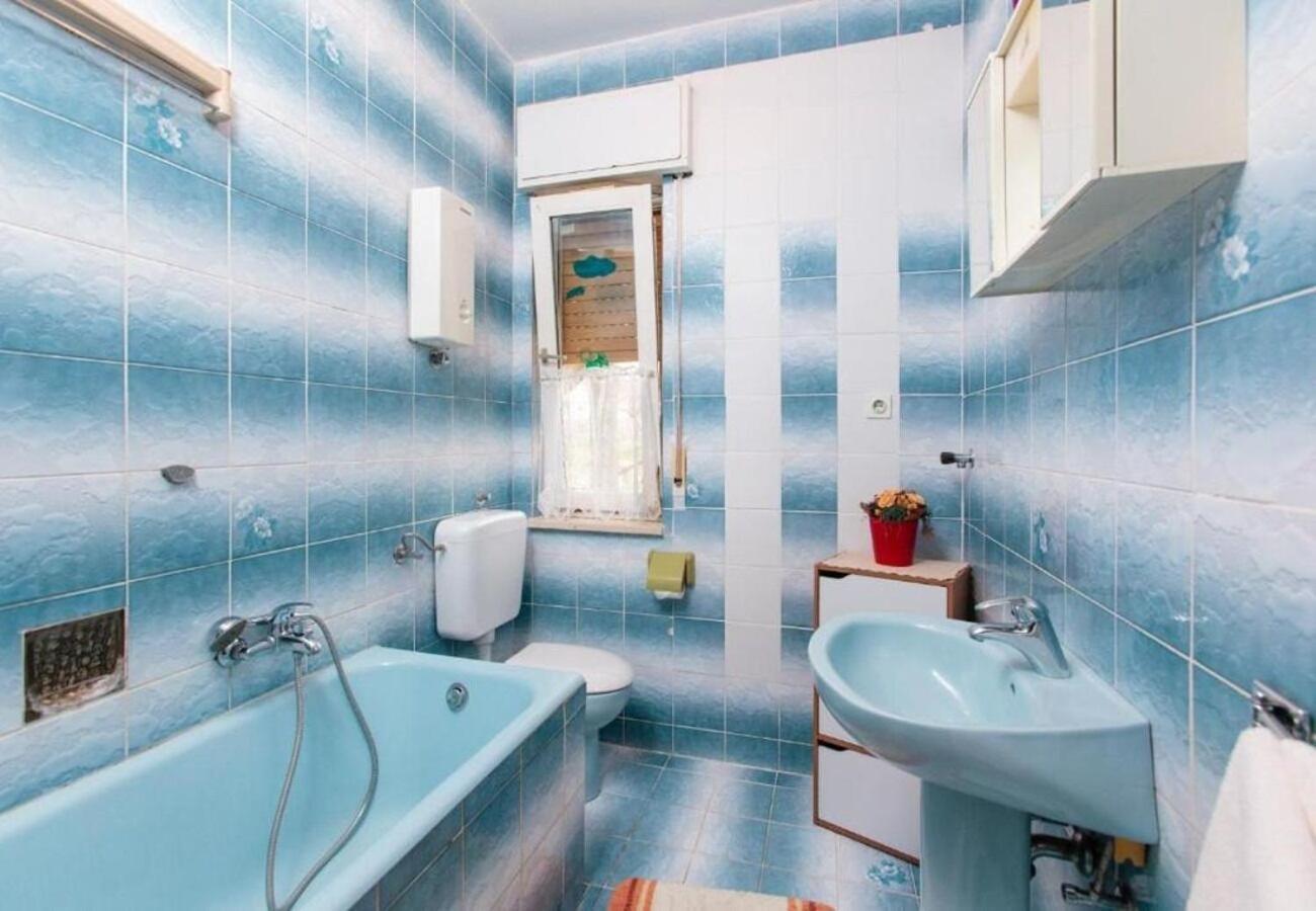 Apartment Knez 1 - 50 M From Beach โปดสตรานา ภายนอก รูปภาพ